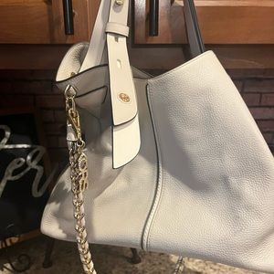 MICHAEL KORS handbag- white $75 w/ bag charm